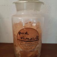 Vasi in vetro da British Pharmacy di Firenze