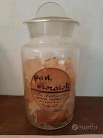 Vasi in vetro da British Pharmacy di Firenze