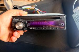 Auto radio e monitore