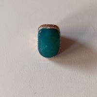 Anello oro con pietra dura semipreziosa verde