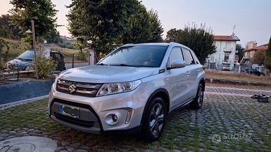 Suzuki Vitara 2wd  con gancio traino e carrello