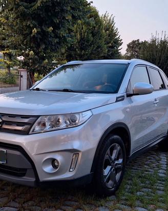 Suzuki Vitara 2wd  con gancio traino e carrello