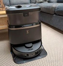 Robot aspirapolvere  consegna solo di presenza