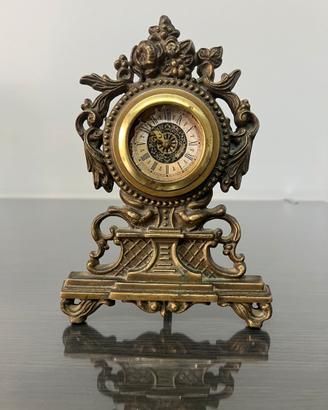 Orologio antico da tavolo in bronzo