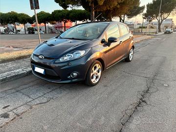 Ford Fiesta 1.4 TDCi 69 CV 5 porte – Neopatentati