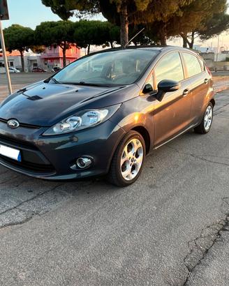 Ford Fiesta 1.4 TDCi 69 CV 5 porte – Neopatentati