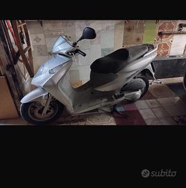 HONDA DYLAN 150 2002 solo 2000km