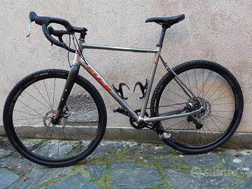 Bici Gravel Fuji Jari 1.5