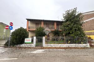 VILLA SINGOLA A ACQUANEGRA SUL CHIESE