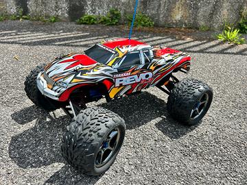 Auto radiocomandata monster truck  Revo 3.3