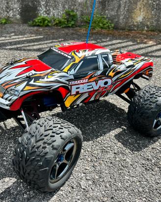Auto radiocomandata monster truck  Revo 3.3