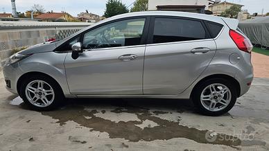 Ford Fiesta 1.5 TDCI 75 CV Neopatentati immacolata