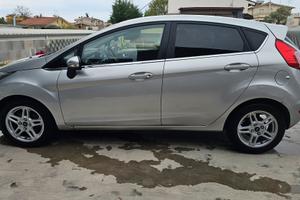 Ford Fiesta 1.5 TDCI 75 CV Neopatentati immacolata