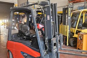 Carrello elevatore elettrico 1600kg Linde