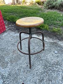 N 2 Sgabello da lavoro anni 70annaffiatoio vintage