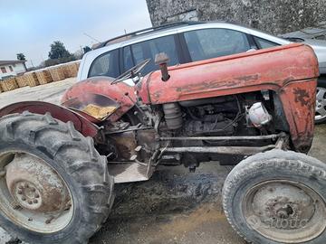Trattore Massey Ferguson 35