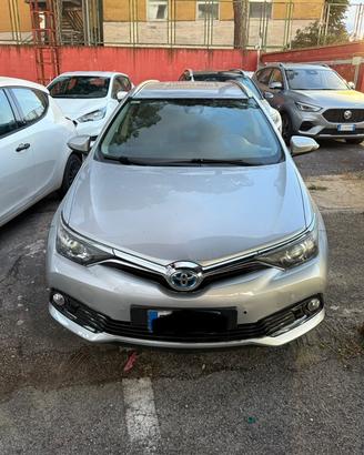 Auris Touring Sports 1.8 Hybrid Lounge-70 mila km 