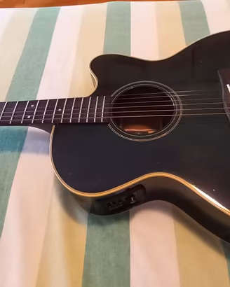Chitarra Acustica Elettrificata Yamaha 
