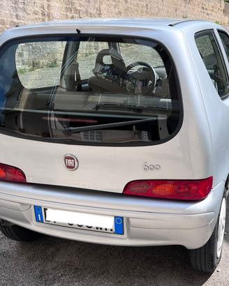 Auto Fiat 600 Active