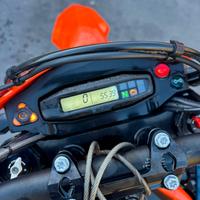 KTM 690 Supermoto - 2024