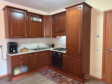 Cucina Angolare  in Ciliegio massello con ELETTR.