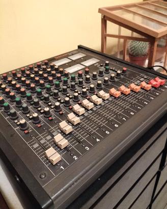 MIXER TASCAM M-208