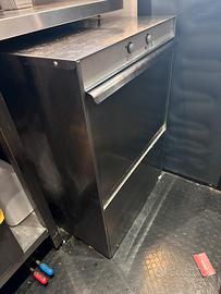 Lavastoviglie professionale