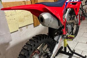 Honda Crf 250 red moto 2023