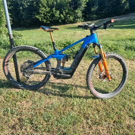 cube stereo action team