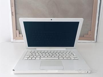Apple MacBook (13-inch) con Apple Remote