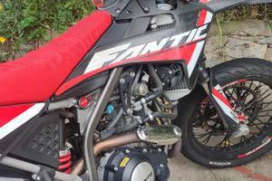 Fantic motard 125 