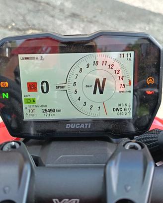 Ducati Streetfighter V4s