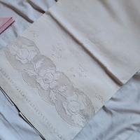 Asciugamani viso ricamati a mano in lino