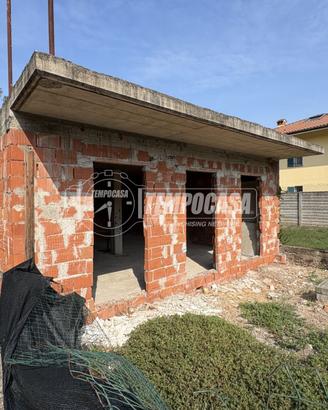 RUSTICO INDIPENDENTE CON GIARDINO PRIVATO!