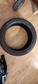 Dono pneumatico auto  235  40 R18