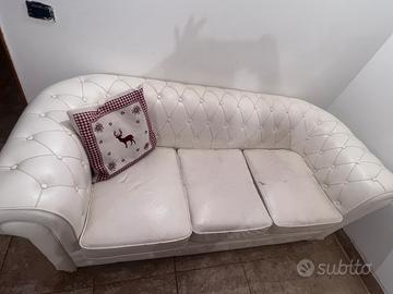 Divano chesterfield bianco
