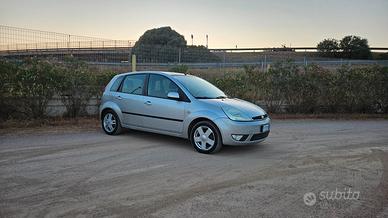 Ford Fiesta 1.2 16V 5P Ghia