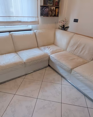 GRATIS - Divano in pelle Chateau d'Ax 