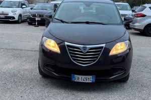 Lancia Ypsilon 1.2 69 CV Unyca