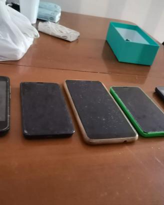 Vari cellulari