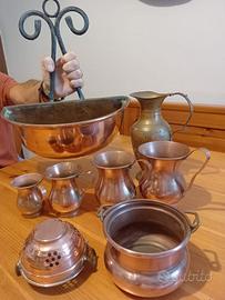 7 Pezzi di Rame Vintage + Anfora in Ottone