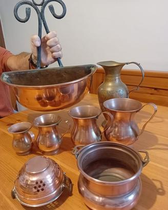7 Pezzi di Rame Vintage + Anfora in Ottone