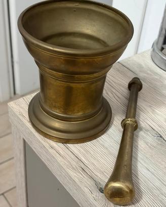 Mortaio di bronzo