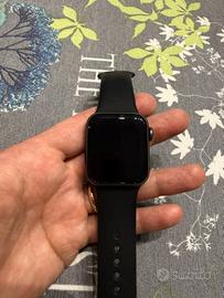Apple Watch serie 4 con cassa da 40mm