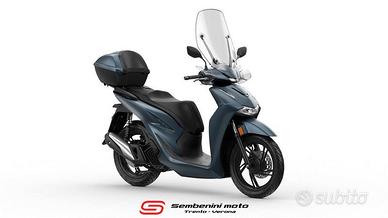 Honda SH 125 SH125 con bauletto e parabrezza,...