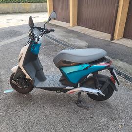 Piaggio one active