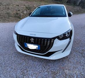 PEUGEOT 208 NEOPATENTATI 