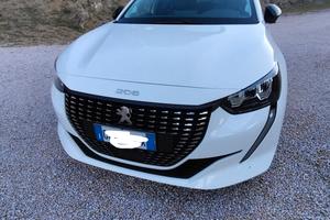 PEUGEOT 208 NEOPATENTATI 
