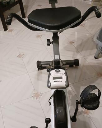 cyclette con schienale e display 
