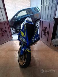 Yamaha R1 